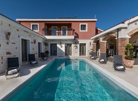 Отель Villa Pamaroka