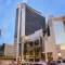 Отель Downtown Rotana