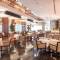 Отель Pearl Rotana Capital Centre