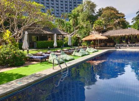 Отель Let's Hyde Pattaya Resort & Villas