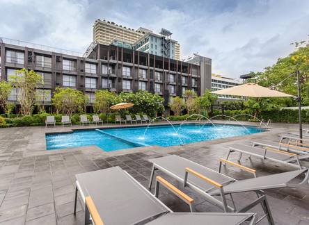 Отель Marine Beach Hotel Pattaya