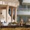 Отель Golden Tulip Taj Sultan