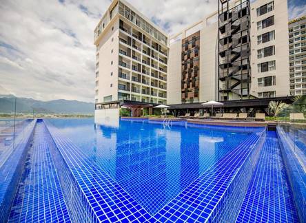 Отель Quinter Central Nha Trang