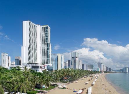 Отель Vinpearl Condotel Beachfront Nha Trang