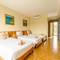 Отель Golden Daisy Hotel