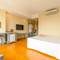 Отель Golden Daisy Hotel