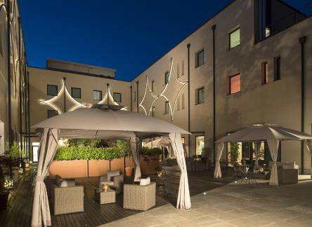 Отель Neo Hotel