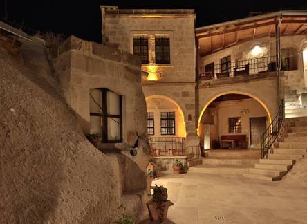 Отель Imperial Cave Suites & Spa