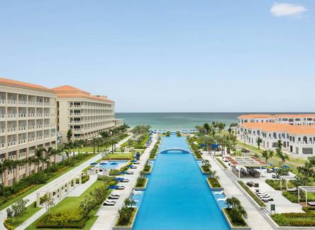 Отель Sheraton Grand Danang Resort