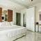 Отель Blue Carpet Luxury Suites