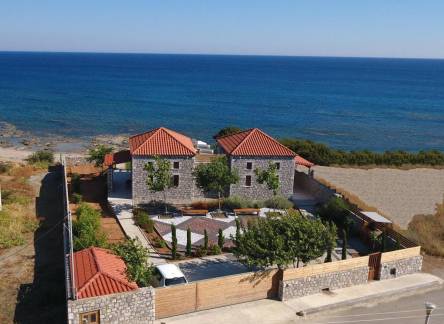 Отель Alisahni Beachfront Villas