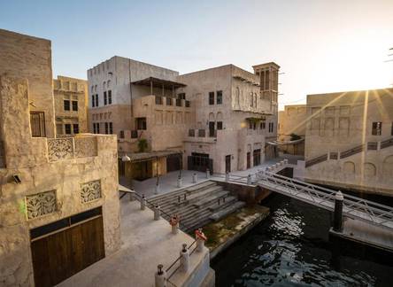 Отель Al Seef Heritage Hotel Dubai, Curio Collection by Hilton