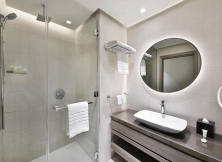 Отель Courtyard by Marriott Al Barsha