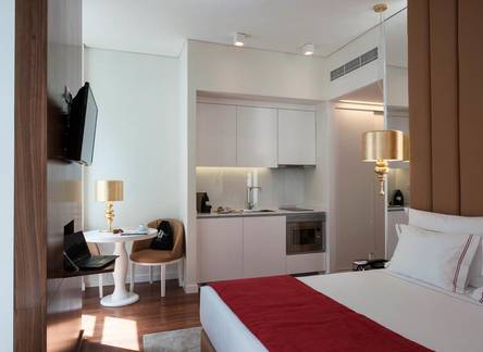 Отель The 7 Hotel