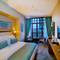 Отель Hotel Momento Golden Horn