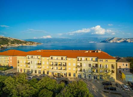 Отель Atrium Residence Baska