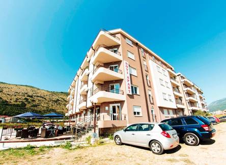 Отель Novi Apartments