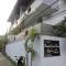 Отель Asantha Guest House