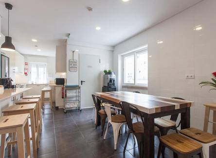Отель Be Lisbon Hostel