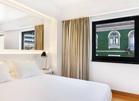 Отель Hello Lisbon Marques de Pombal Apartments