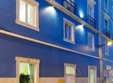 Отель Hello Lisbon Santa Apolonia Apartments
