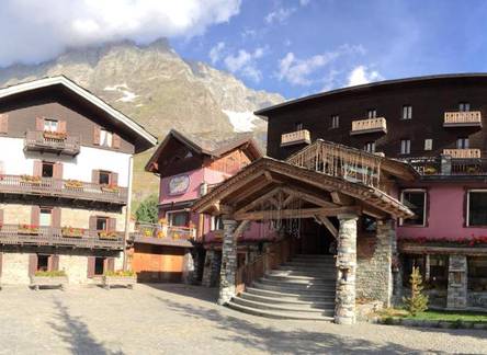 Отель Apartments Bucaneve