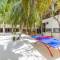 Отель Araamu Holidays & Spa, Dhiffushi