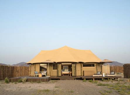Отель Kingfisher Retreat by Sharjah Collection