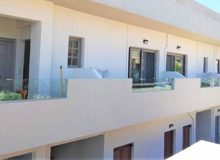 Отель Thania Seaside Luxury Smotel