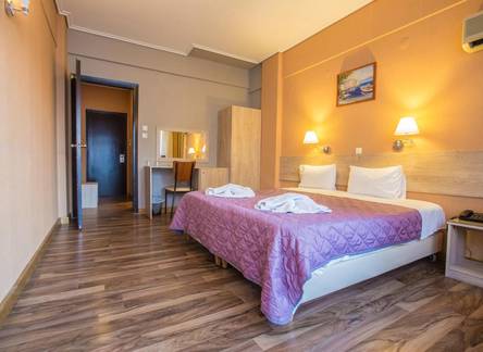 Отель John's Hotel