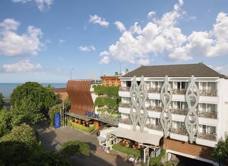 Отель Aston Canggu Beach Resort