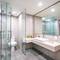 Отель Bedrock Hotel Kuta