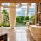 Отель Bedrock Hotel Kuta
