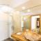 Отель SeaSense Boutique Hotel