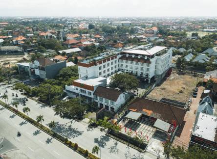 Отель Hotel Santika Seminyak