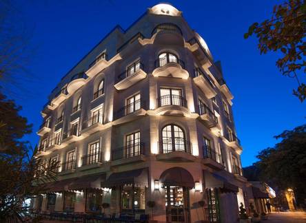 Отель Hotel Majestic