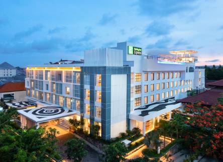 Отель Holiday Inn Express Baruna Bali