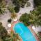 Отель Hakuna Majiwe Beach Lodge