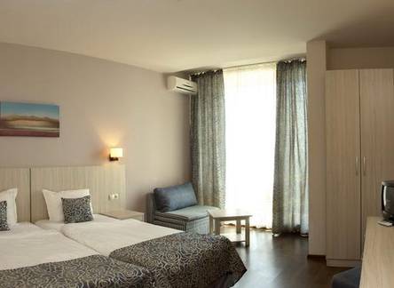 Отель Slavey Hotel