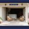 Отель L'Hirondelle Self Catering Guest House