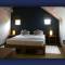 Отель L'Hirondelle Self Catering Guest House