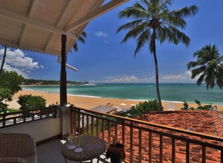 Отель Thaproban Beach House