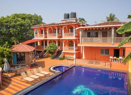 Отель Larios Beach Holidays