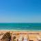 Отель Larios Beach Holidays