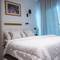 Отель Hotel Les Ambassadeurs