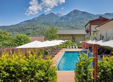 Отель Hills Polyana Hotel