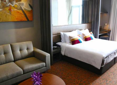 Отель Aqueen Hotel Paya Lebar