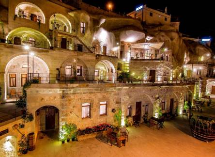 Отель Hera Cave Suites
