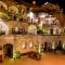 Отель Hera Cave Suites