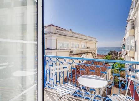 Отель Chiado 44